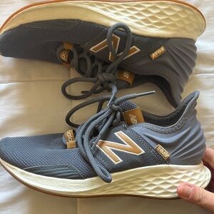 New Balance Blue Grey and White Athletic Shoes 7.5 women’s